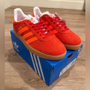 NEW w/Box adidas Women's Gazelle Red Solar Orange, Size 5.5